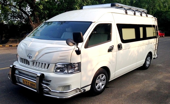 8 Seater Toyota Hiace